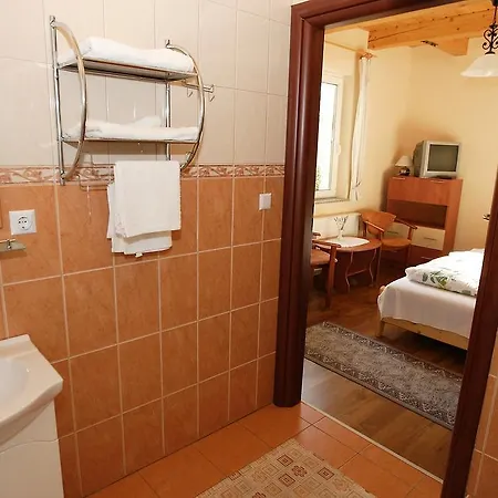 Diofa Csarda Bed & Breakfast